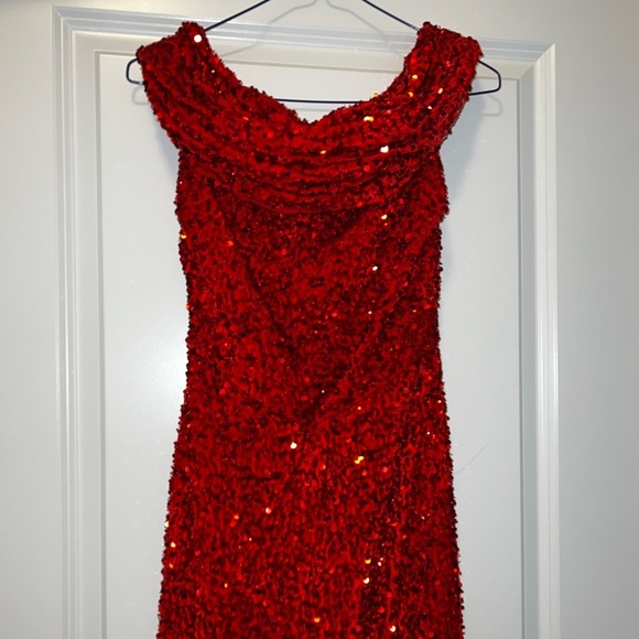 NWOT  Beautiful Maxi red shine dress - Picture 10 of 12